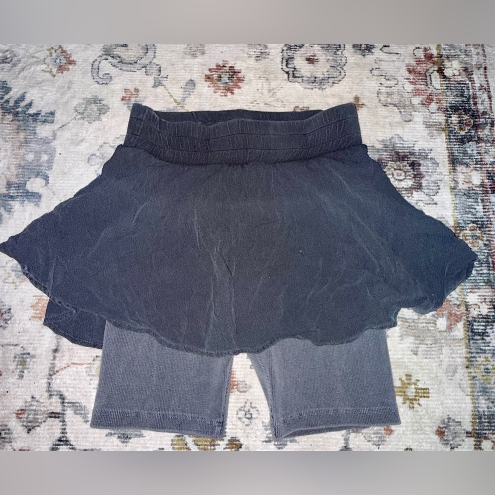 FREE PEOPLE movement grey workout skirt with visible bike shorts M